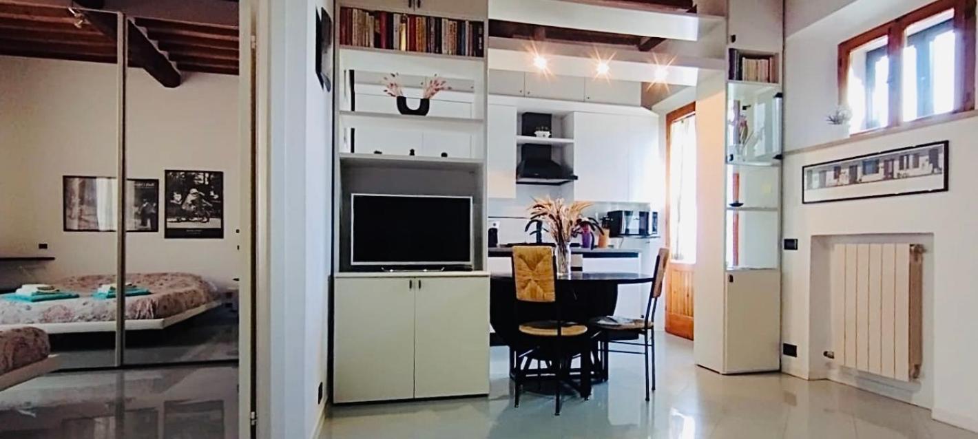 Historic Center Apartment With Private Garage Montalcino Exterior photo